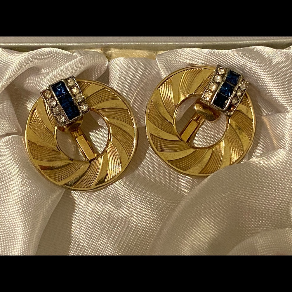 Vintage Coro stamped disc clip on earrings